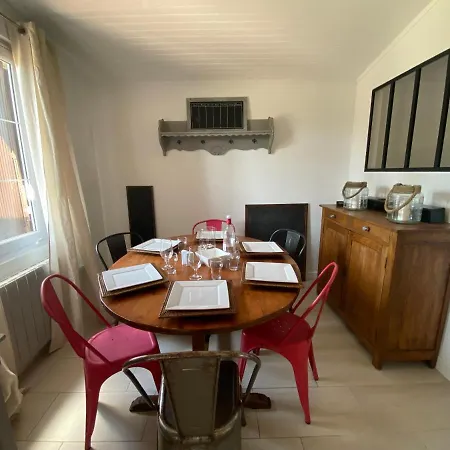 Vakantiehuis La De La Du Mauret *